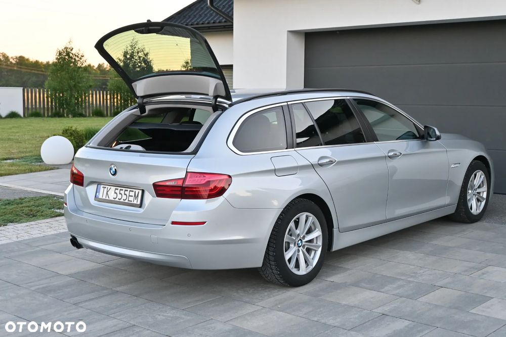 BMW Seria 5 525d - 31