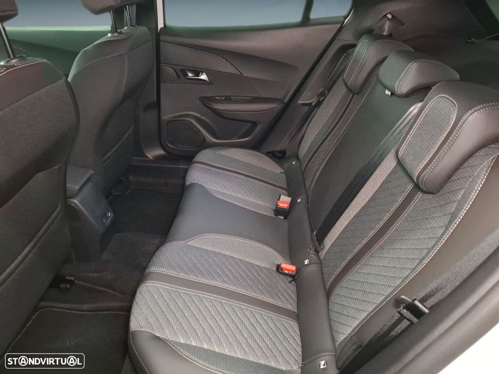 Peugeot e-2008 54 kWh Allure - 13