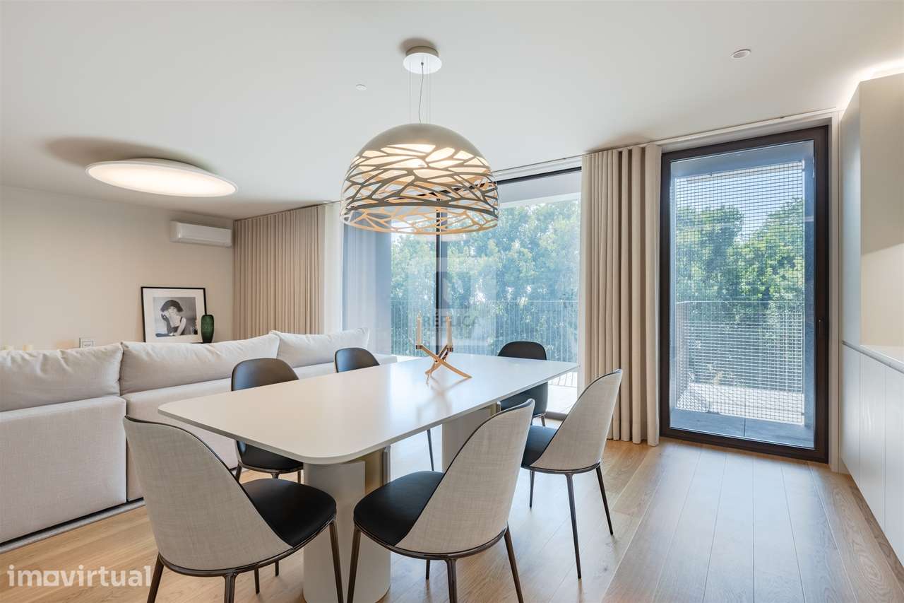 Apartamento T4 com Varanda em Condomínio Privado |  Arrábida - Grande imagem: 3/35