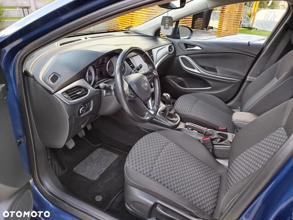 Opel Astra 1.2 Turbo - 18