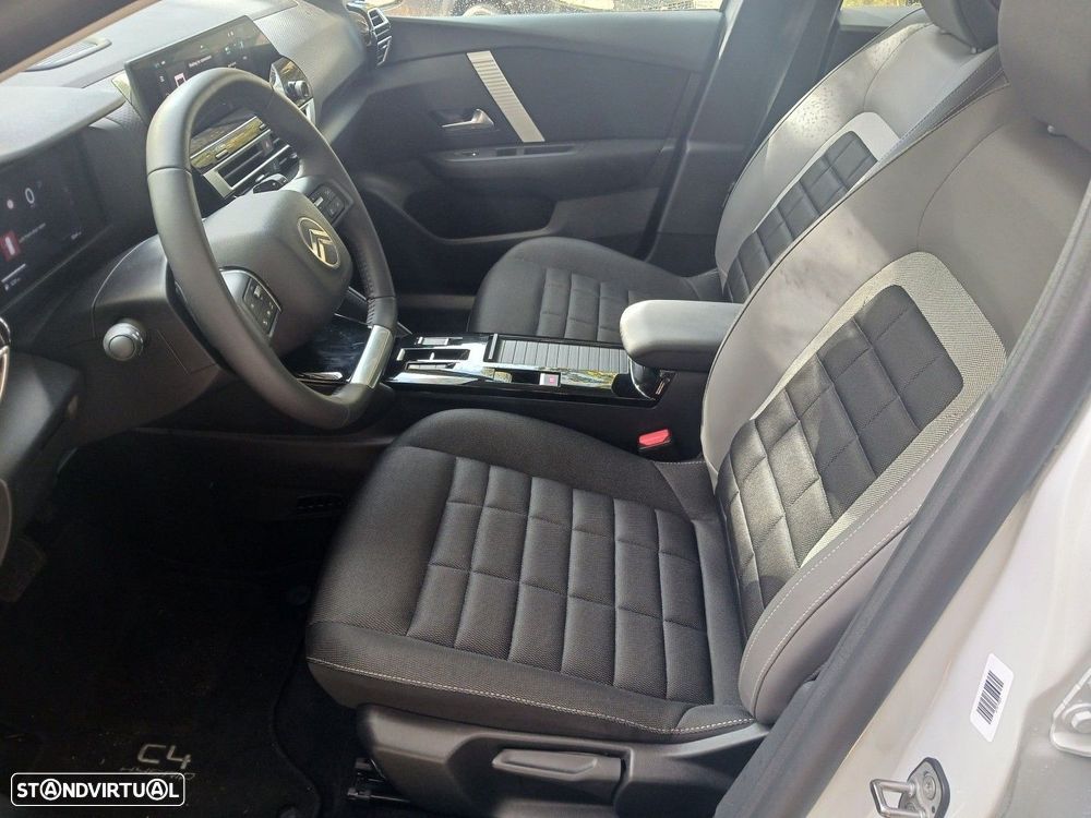 Citroën C4 1.2 Hybrid Plus e-DSC6 - 26