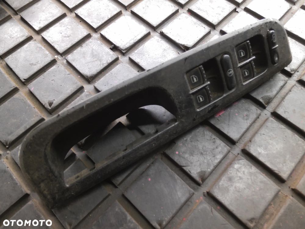 PANEL PRZEŁĄCZNIK SZYB VW GOLF IV 1J4959857 POSIADAM 4 SZT - 4
