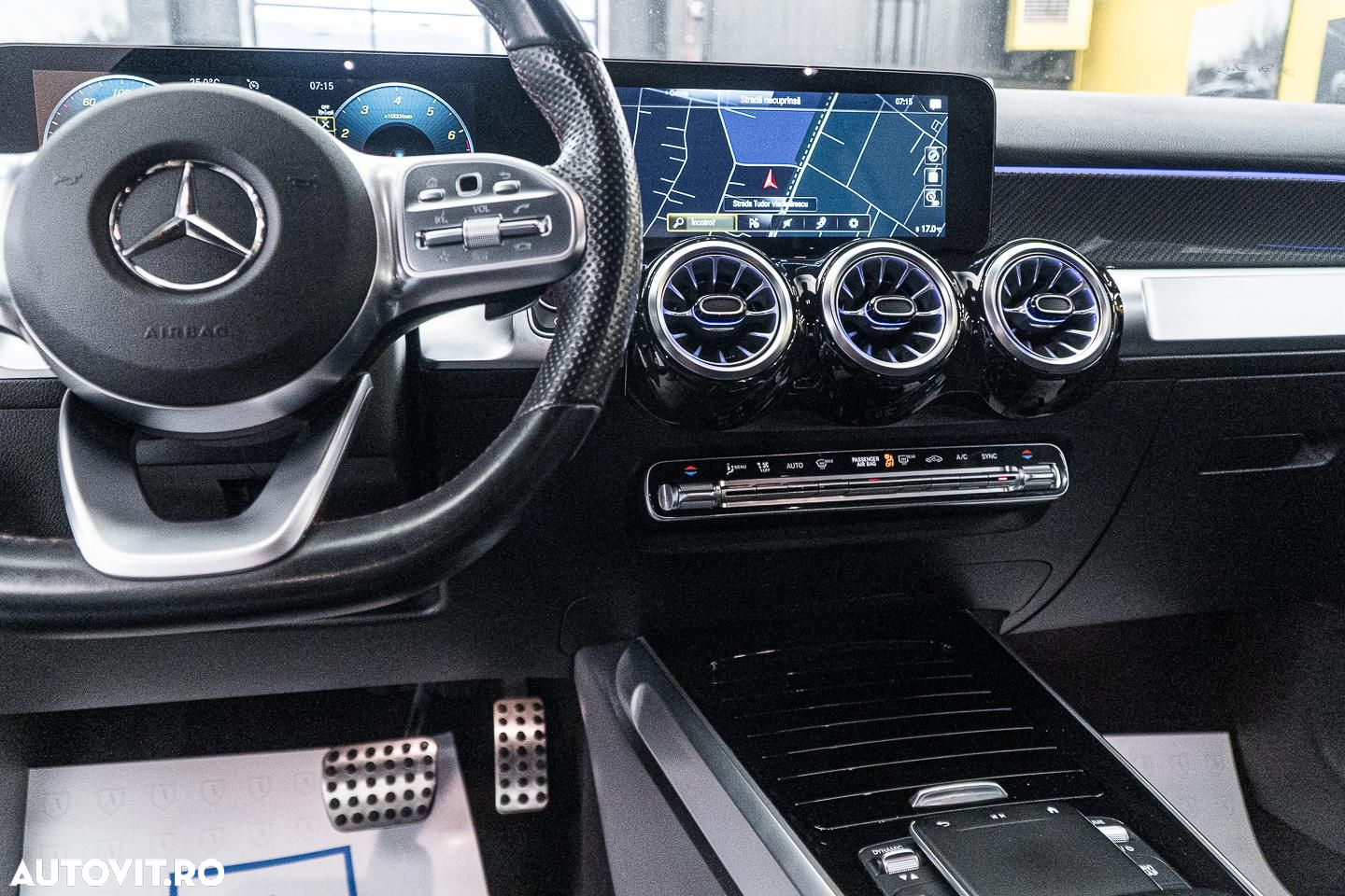 Mercedes-Benz GLB 250 4MATIC Aut. - 32