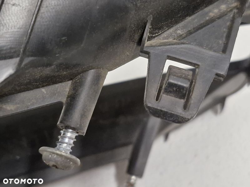 MAZDA CX7 RAMKA OSŁONA HALOGENU LEWA PRZÓD POD KIERUNKOWSKAZ E22150C22 - 8
