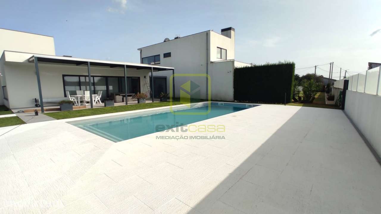 Propriedade de Luxo com Piscina e Amplo Terreno Privativo - Grande imagem: 2/44