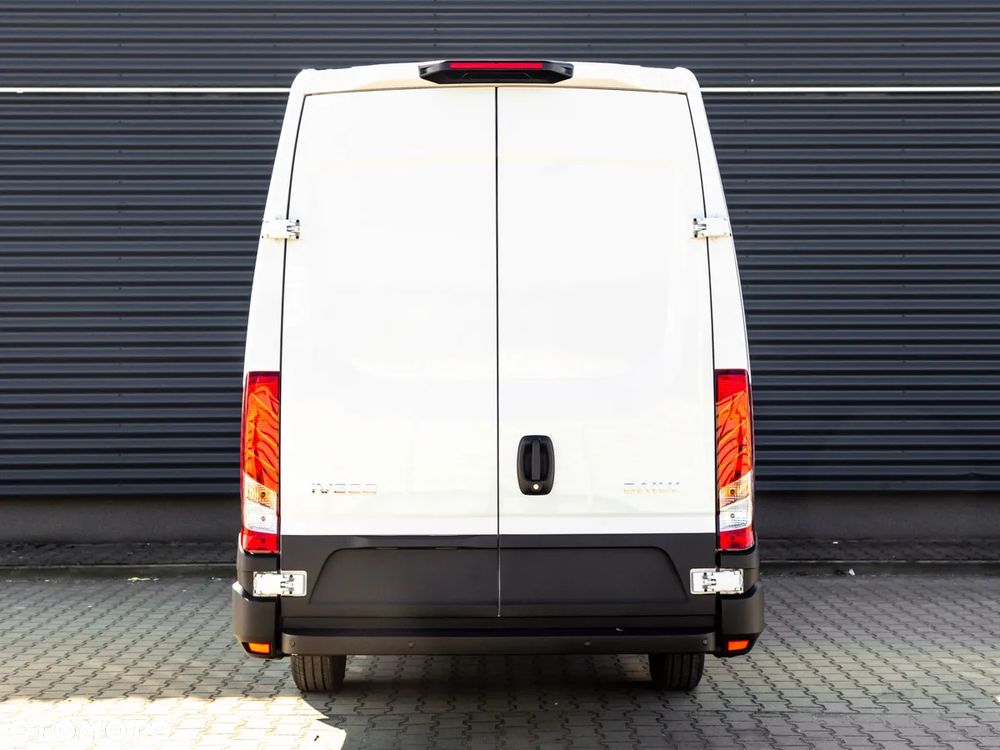 Iveco Daily 35S18HV 3.0 L4H2 - 12