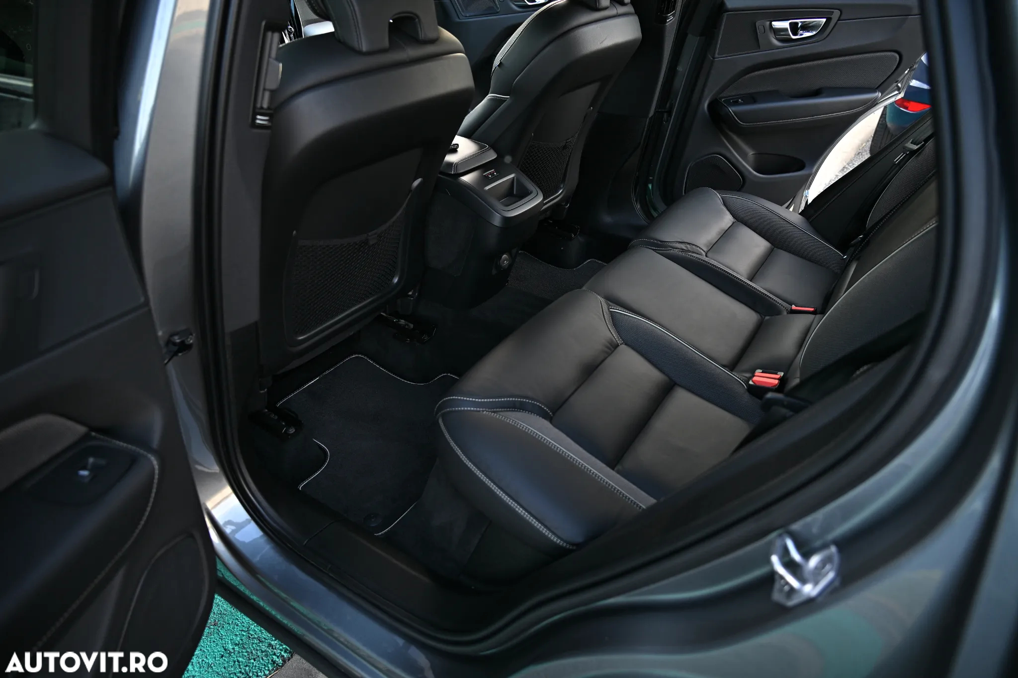 Volvo XC 60 B4 D AWD Geartronic RDesign - 31