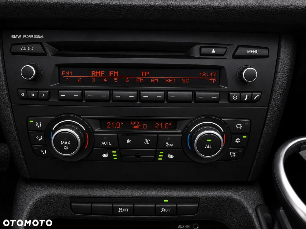 BMW X1 sDrive18d xLine - 32