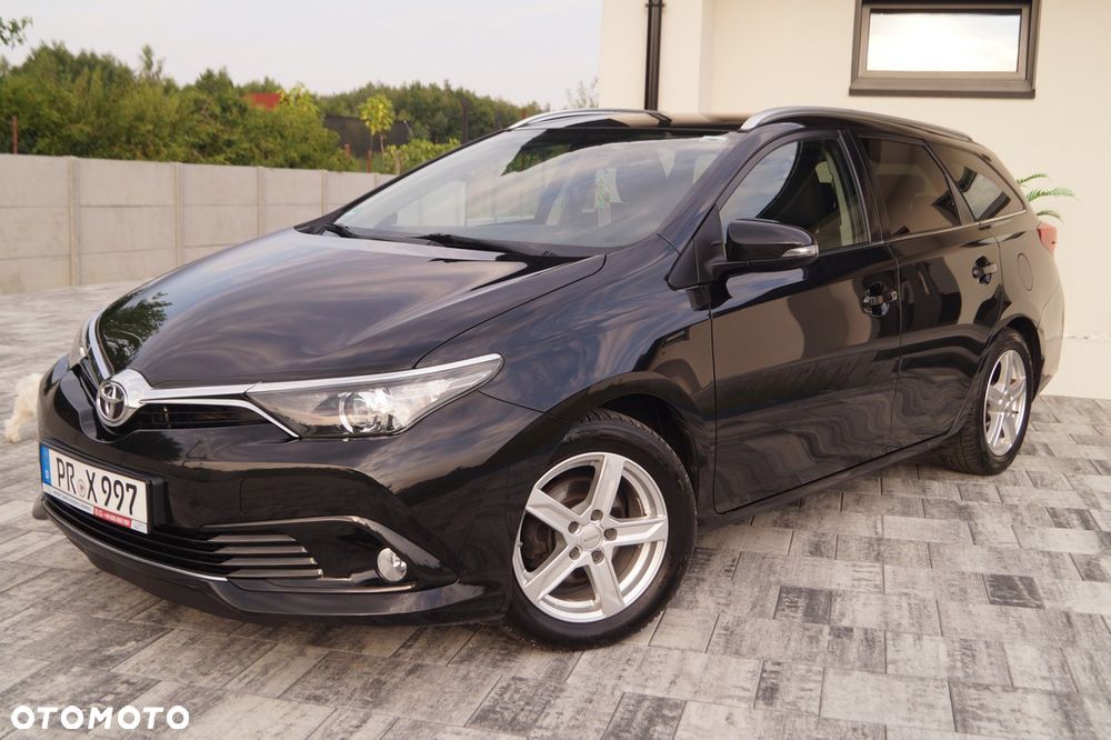 Toyota Auris 1.6 D-4D Executive - 13