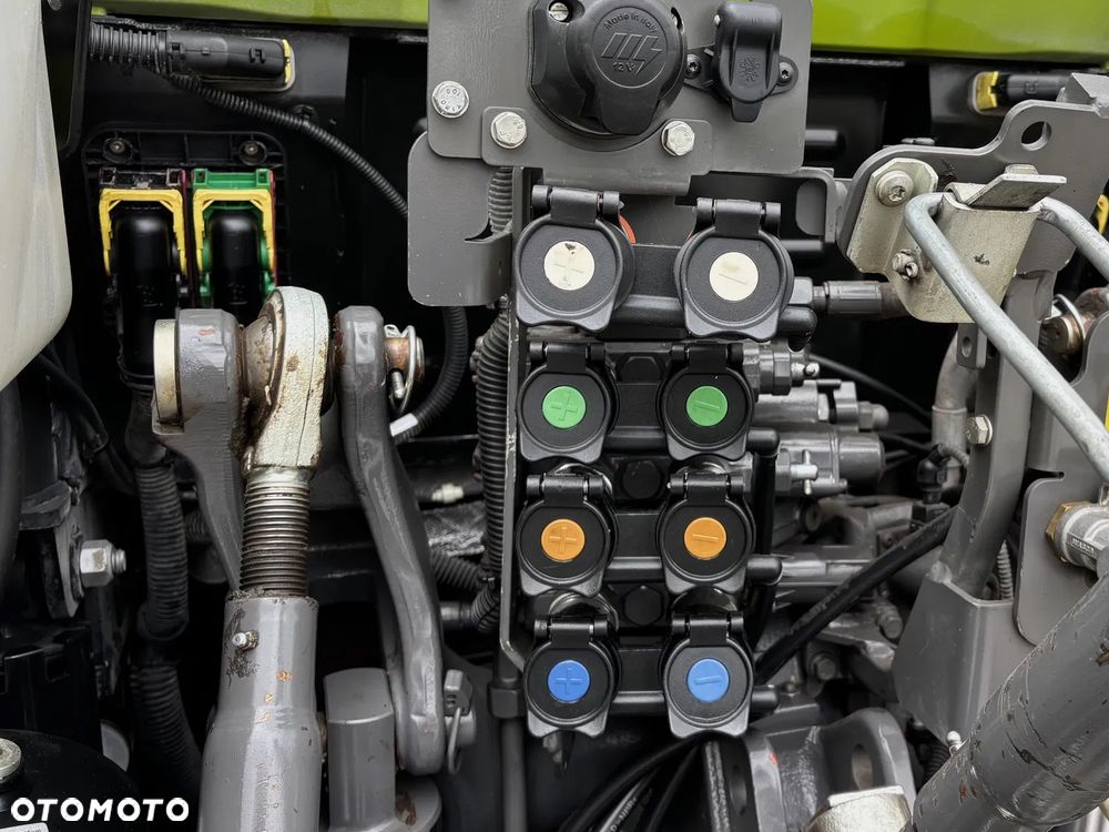 Claas Arion 440 - 11