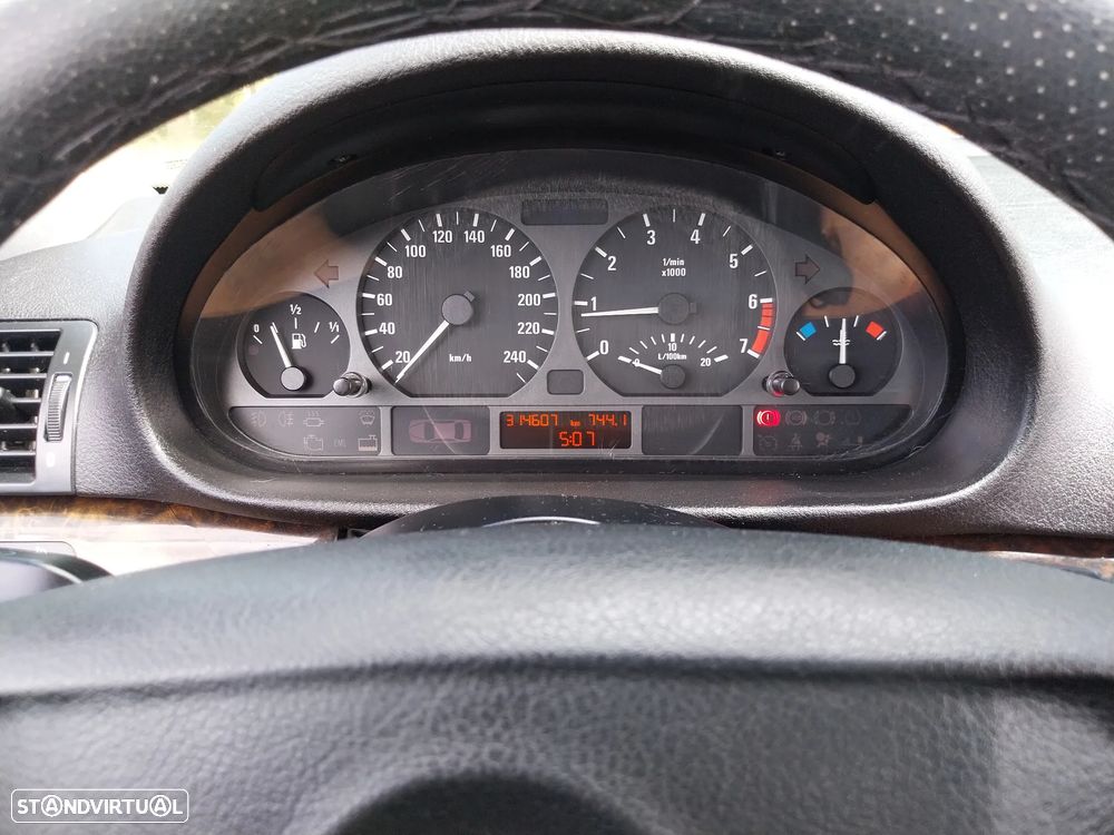 BMW 318 i - 6