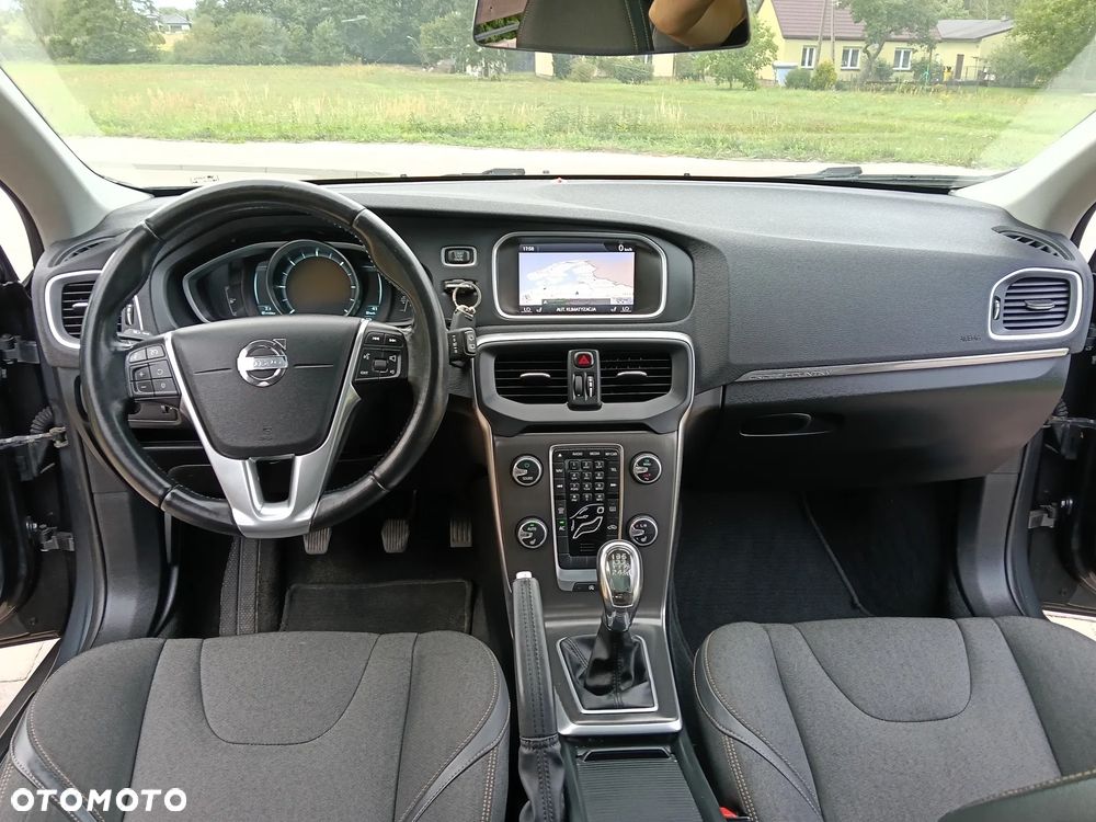 Volvo V40 Cross Country D3 Momentum - 17