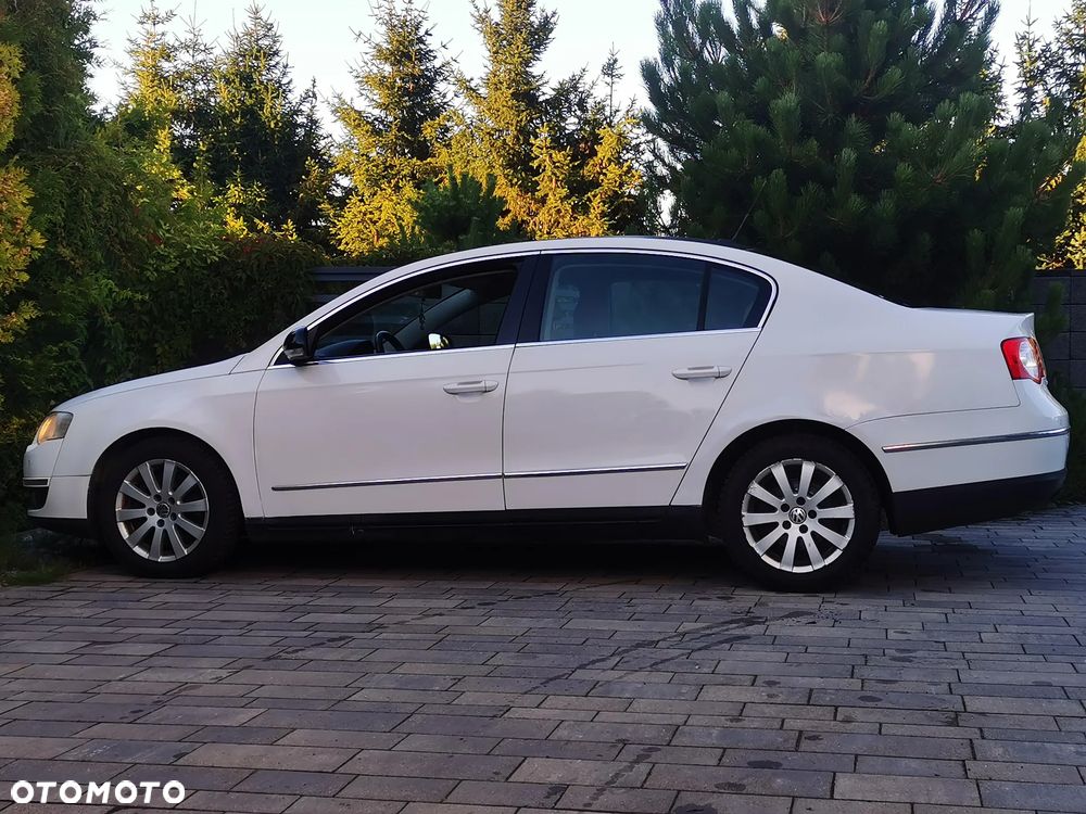 Volkswagen Passat - 4