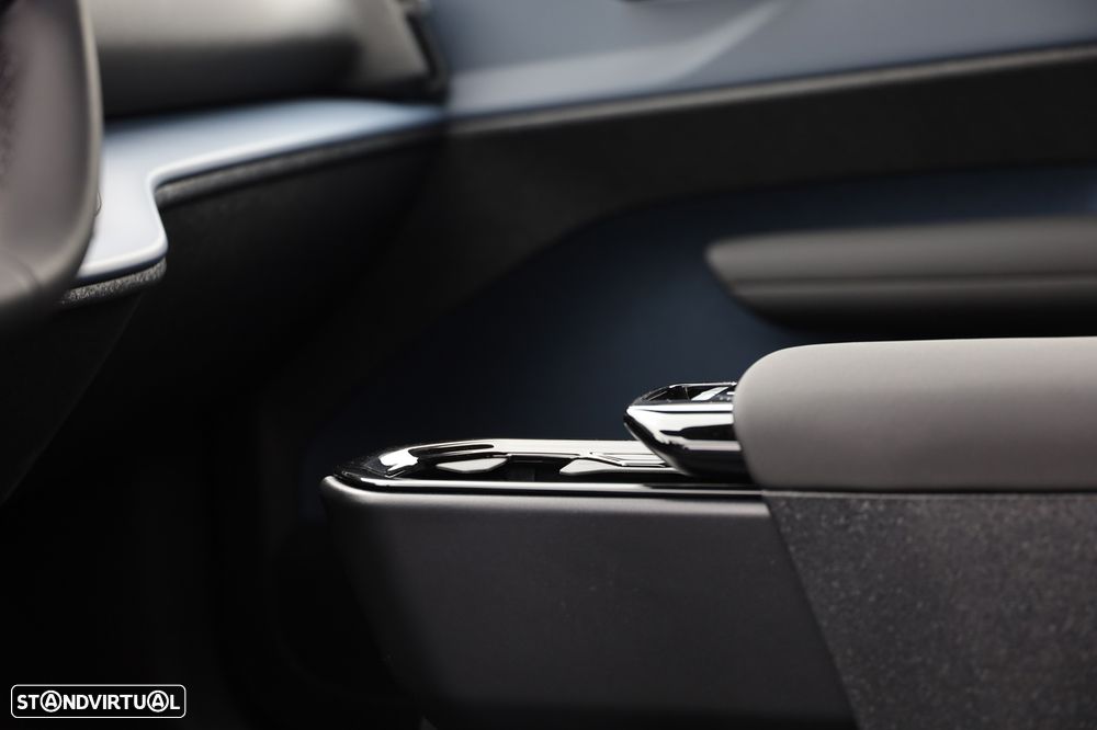 Volvo EX30 51 kWh Single Motor Black Edition - 20