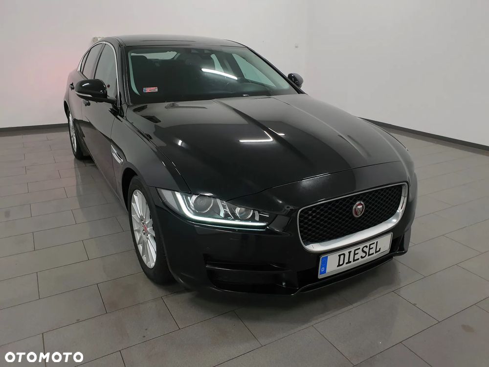 Jaguar XE 2.0 D Prestige - 34