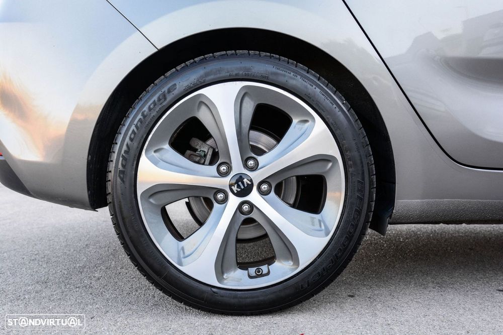 Kia Carens 1.7 CRDi ISG TX - 15