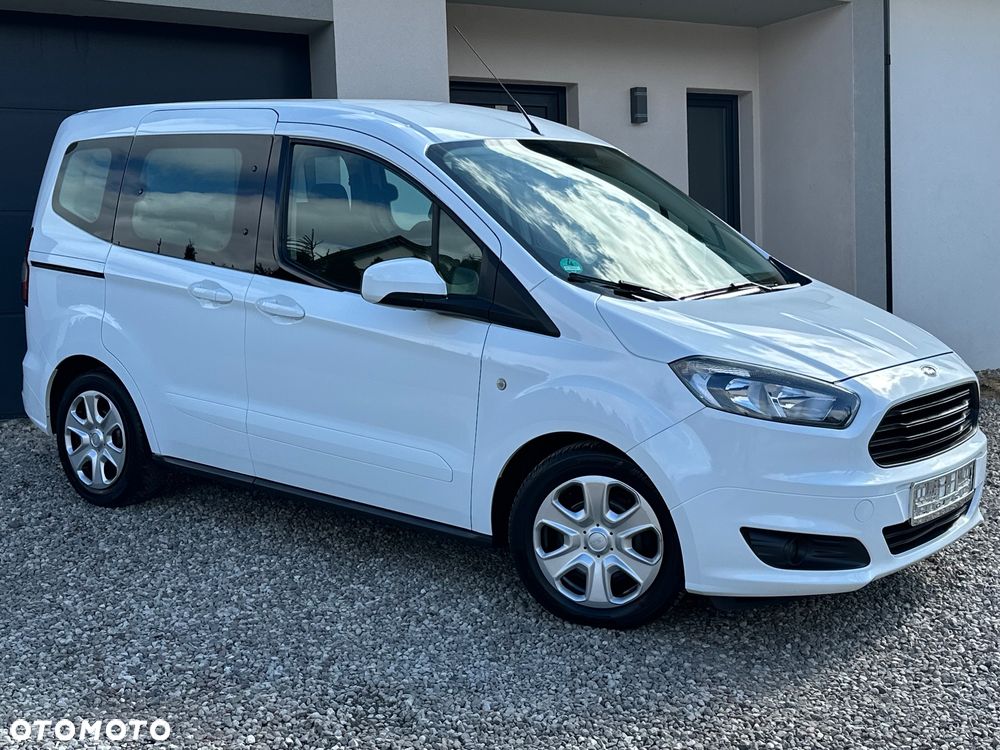 Ford Tourneo Courier 1.5 TDCi S&S Ambiente - 5
