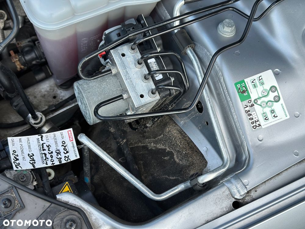 Audi A4 Limousine 2.0 TDI DPF clean diesel multitronic Ambiente - 33