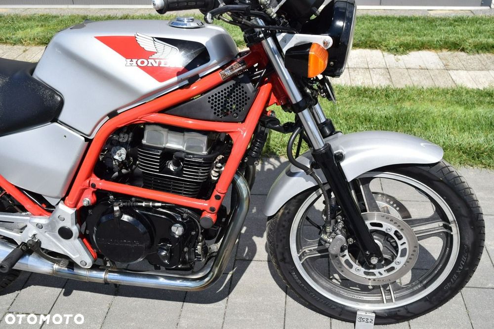 Honda CB - 8