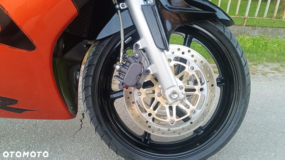 Honda CBR - 6