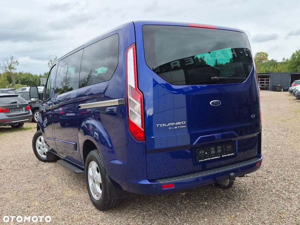 Ford Tourneo Custom - 33