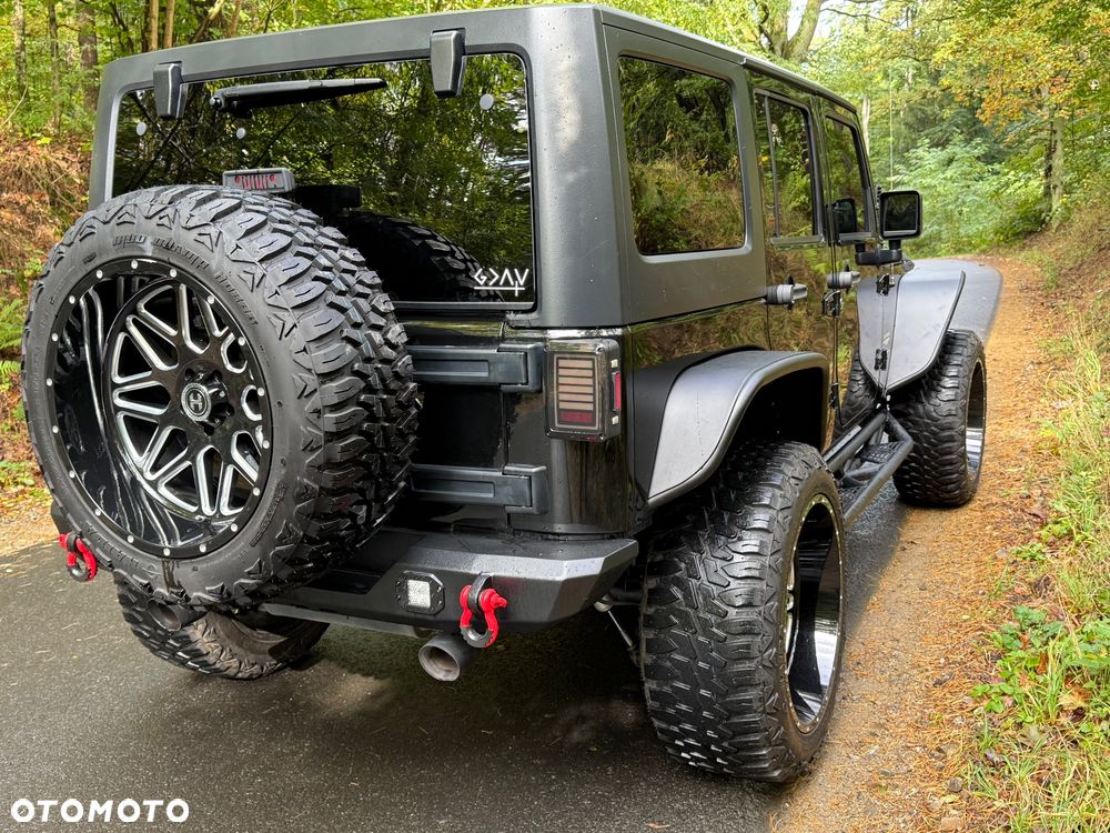 Jeep Wrangler 3.6 Unlim Sahara - 36