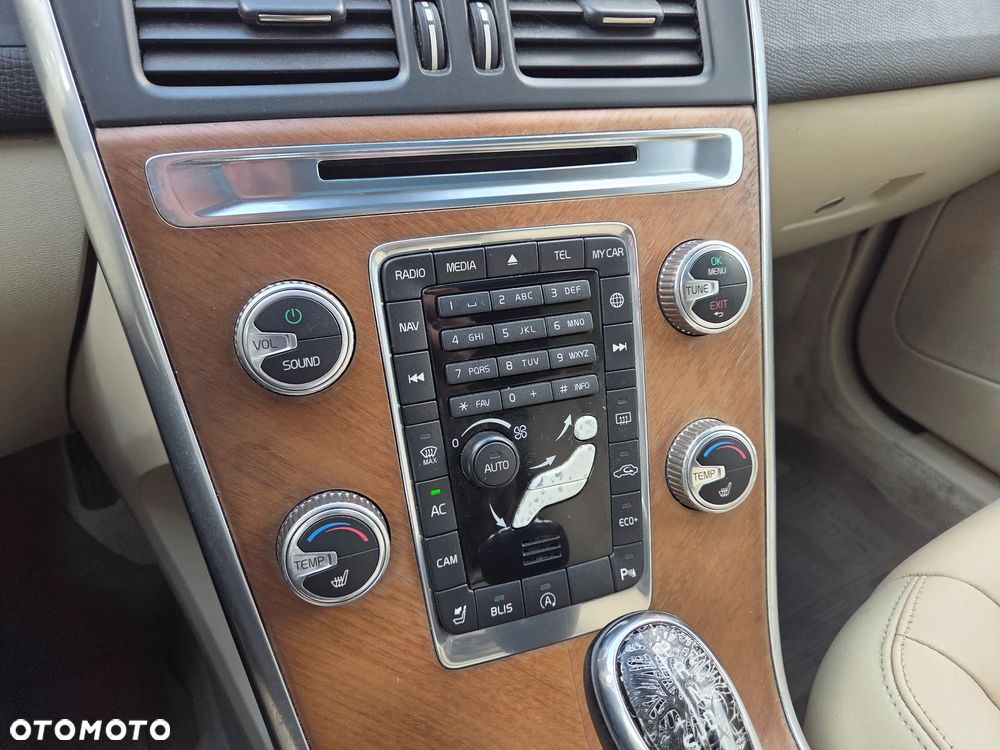 Volvo XC 60 T5 Drive-E Momentum - 12