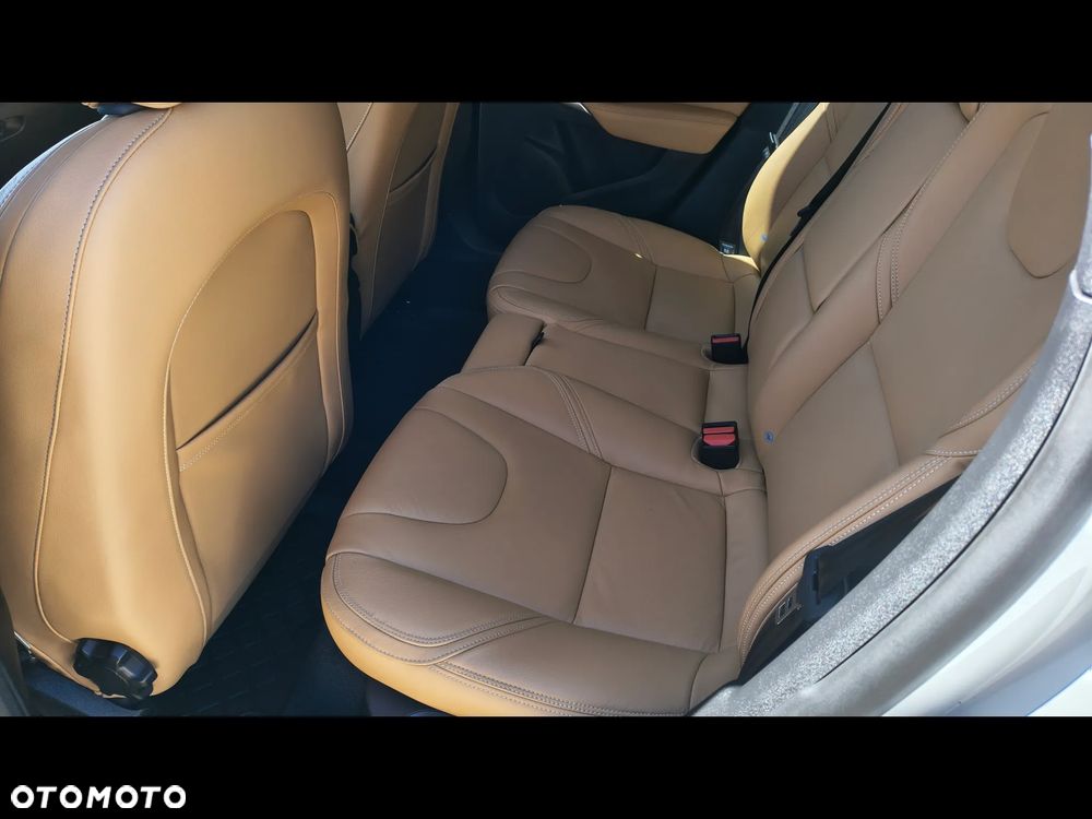 Volvo V40 Cross Country T3 Drive-E Momentum - 7
