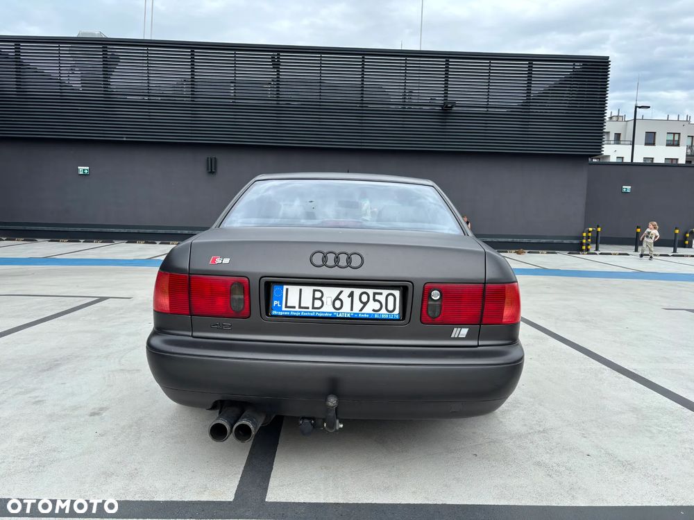 Audi A8 1997 photo 3