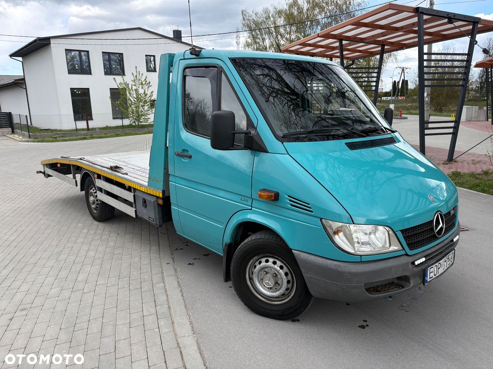 Mercedes-Benz Sprinter - 11