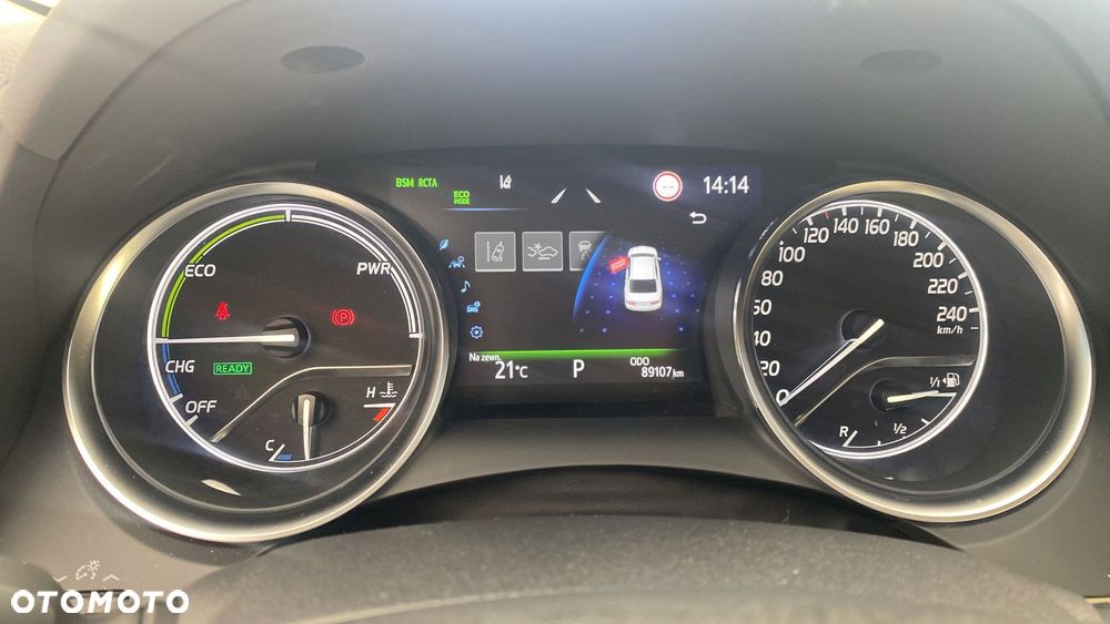 Toyota Camry 2.5 Hybrid Executive CVT - 17