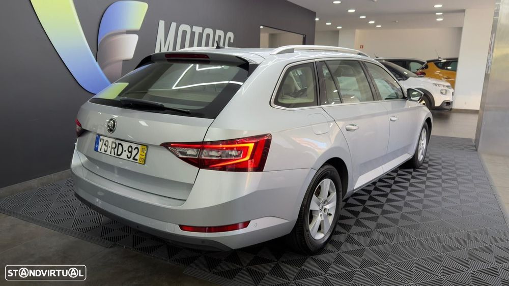 Skoda Superb Break 2.0 TDI Style DSG - 14