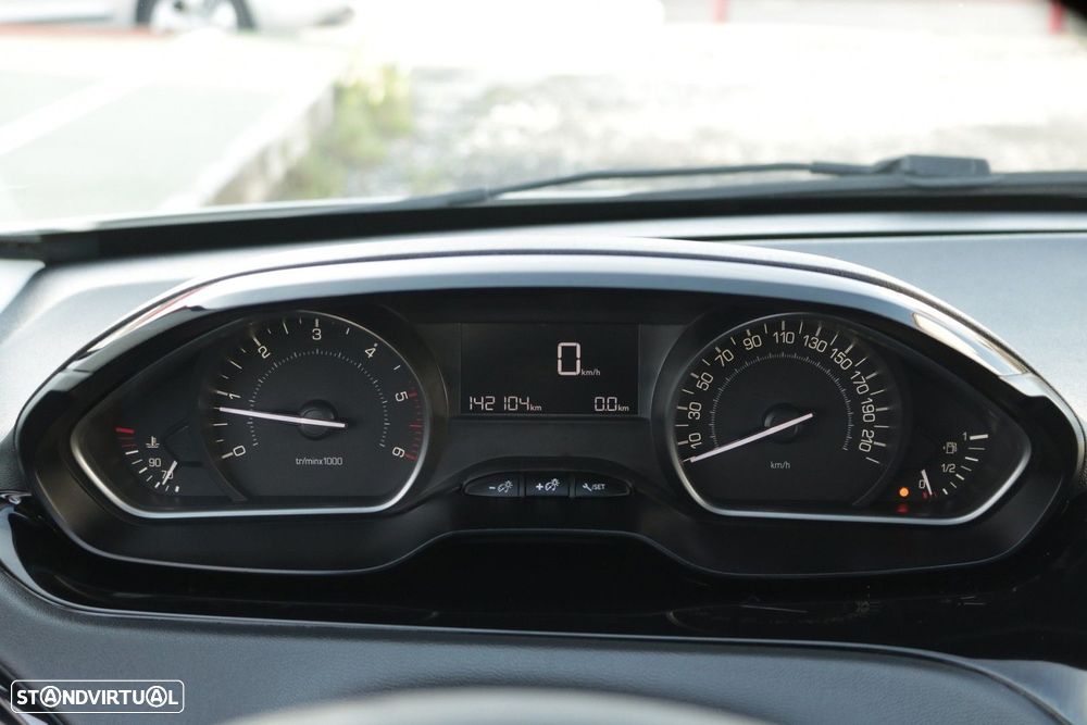 Peugeot 208 Van 1.6 BlueHDI Pack GPS 100cv - 33