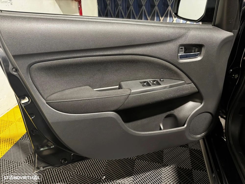 Mitsubishi Space Star 1.2 Intense CVT - 35