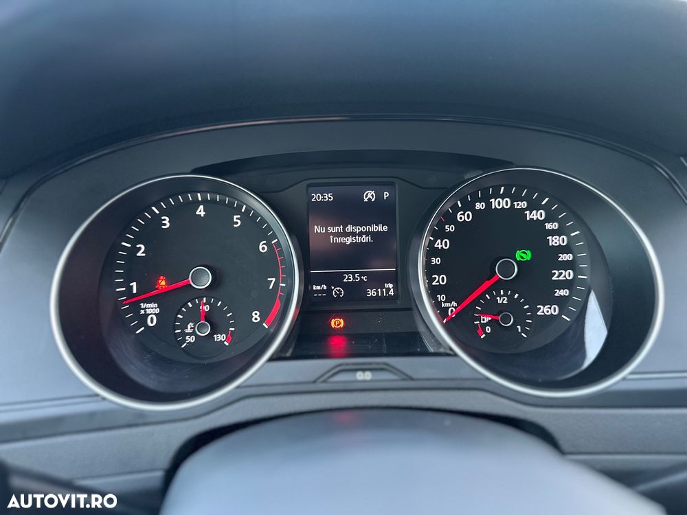 Volkswagen Passat - 20