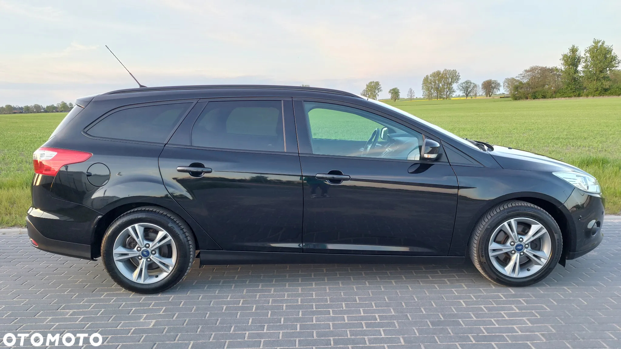 Ford Focus Turnier 2.0 TDCi DPF SYNC Edition - 4