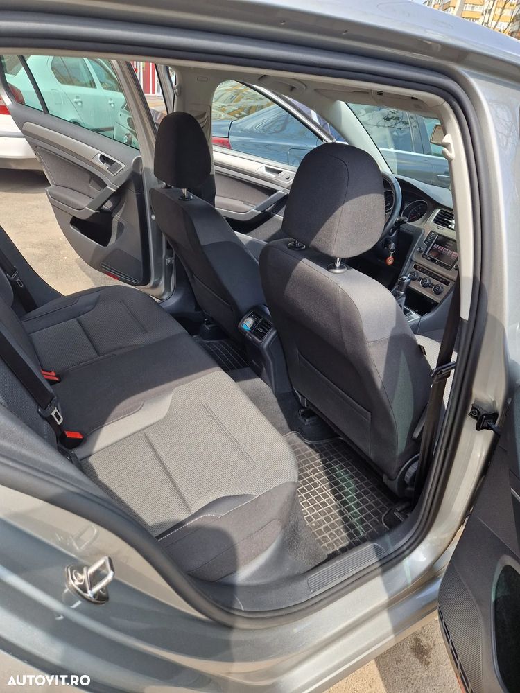 Volkswagen Golf - 12