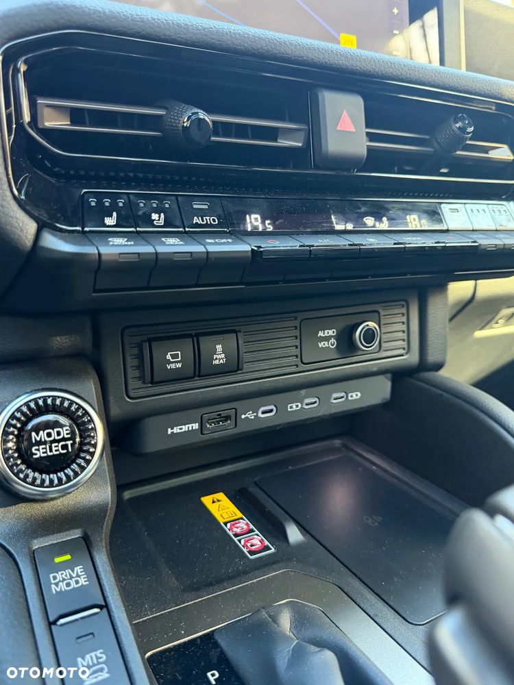 Toyota Land Cruiser - 28