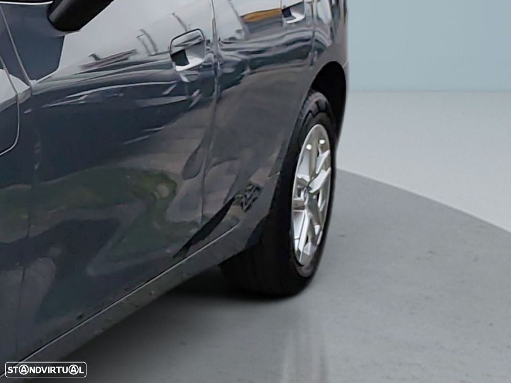 BMW 225xe Active Tourer - 4