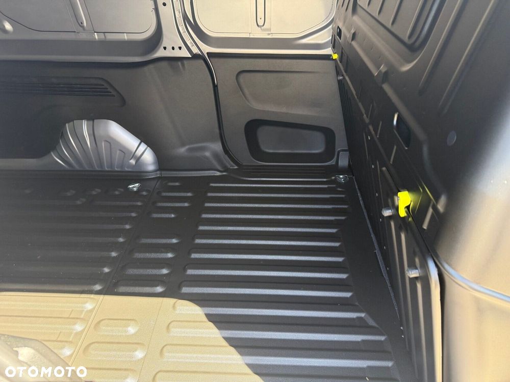 Opel Combo Cargo Combo Cargo Furgon XL Diesel 100KM Manual - 11