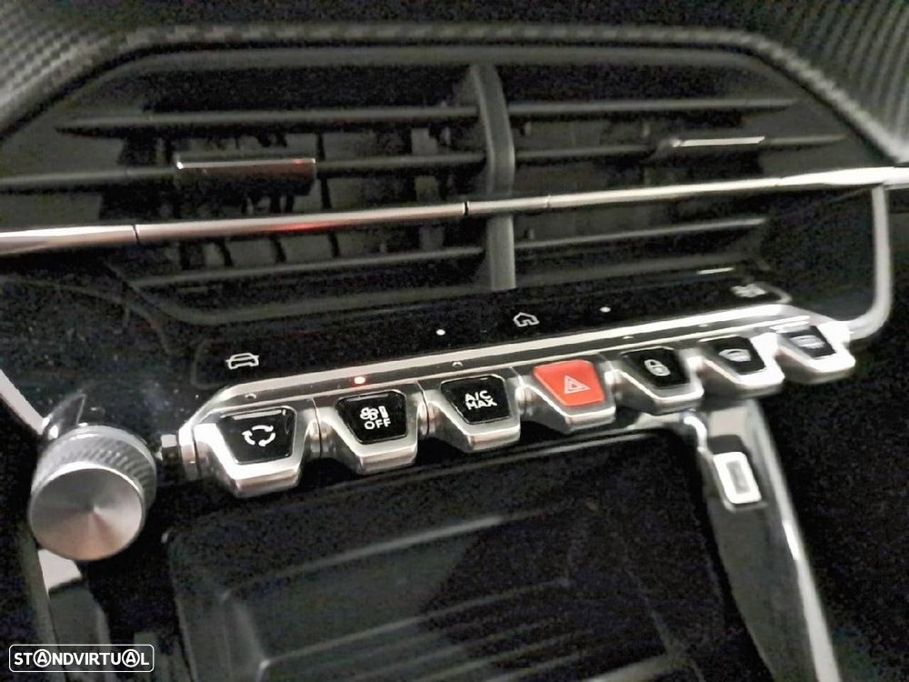 Peugeot 208 1.2 PureTech Style - 21