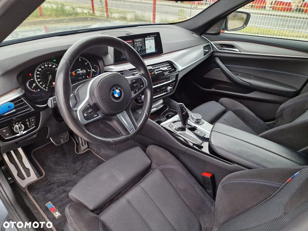 BMW Seria 5 520d xDrive M Sport sport - 9