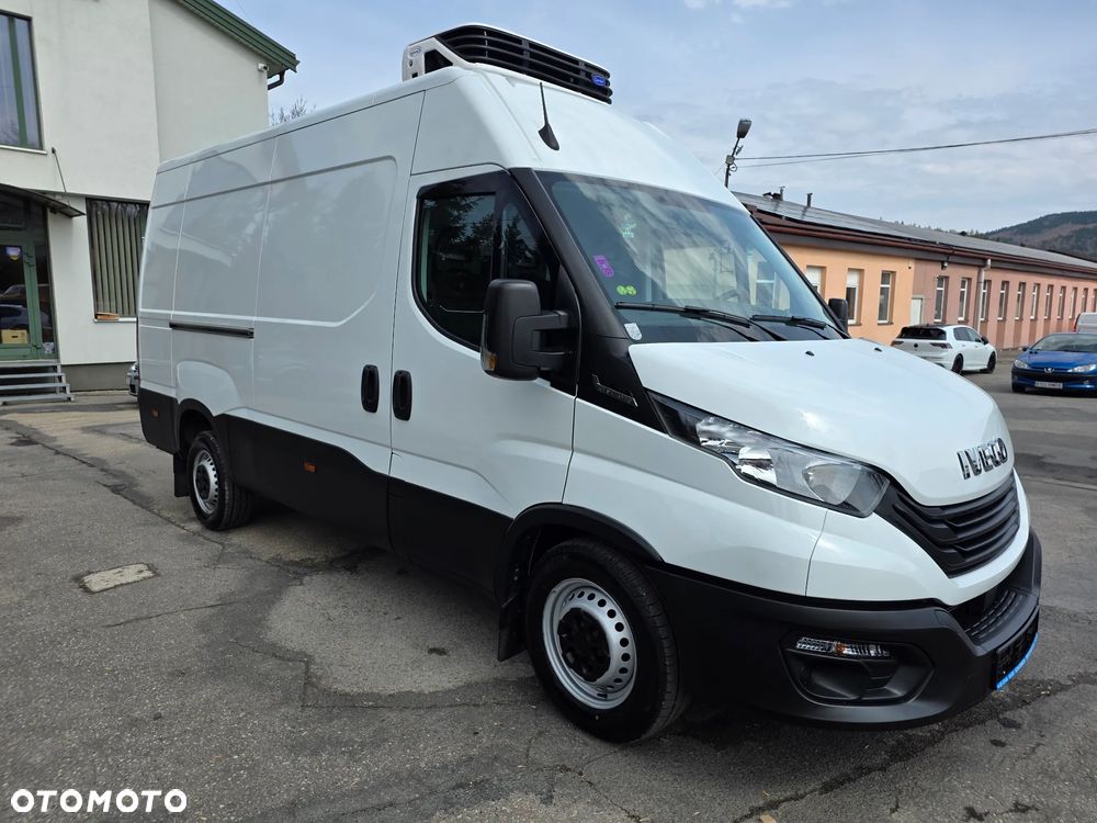 Iveco 35S16 Chłodnia CARIRER 350 xarios rej.03/2024 km40000 automat - 14