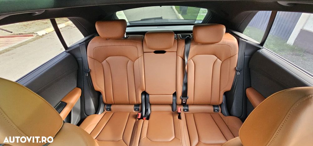 Audi Q8 55 TFSIe quattro tiptronic - 12