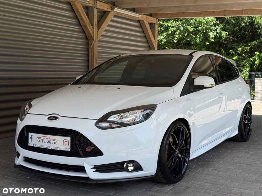 Ford Focus 2.0 EcoBoost ST mit Leder-Exclusiv-Paket - 16