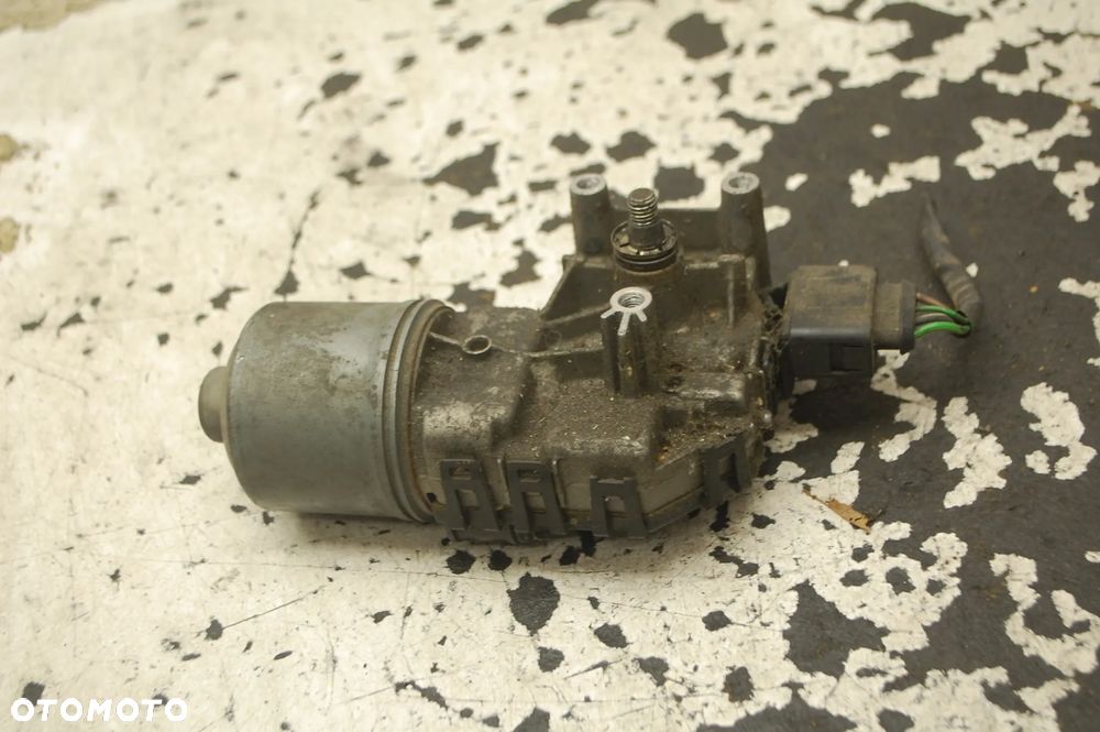 SILNICZEK WYCIERACZKI PRZÓD PRZEDNI 8E1955119 AUDI A4 B6 B7 - 3