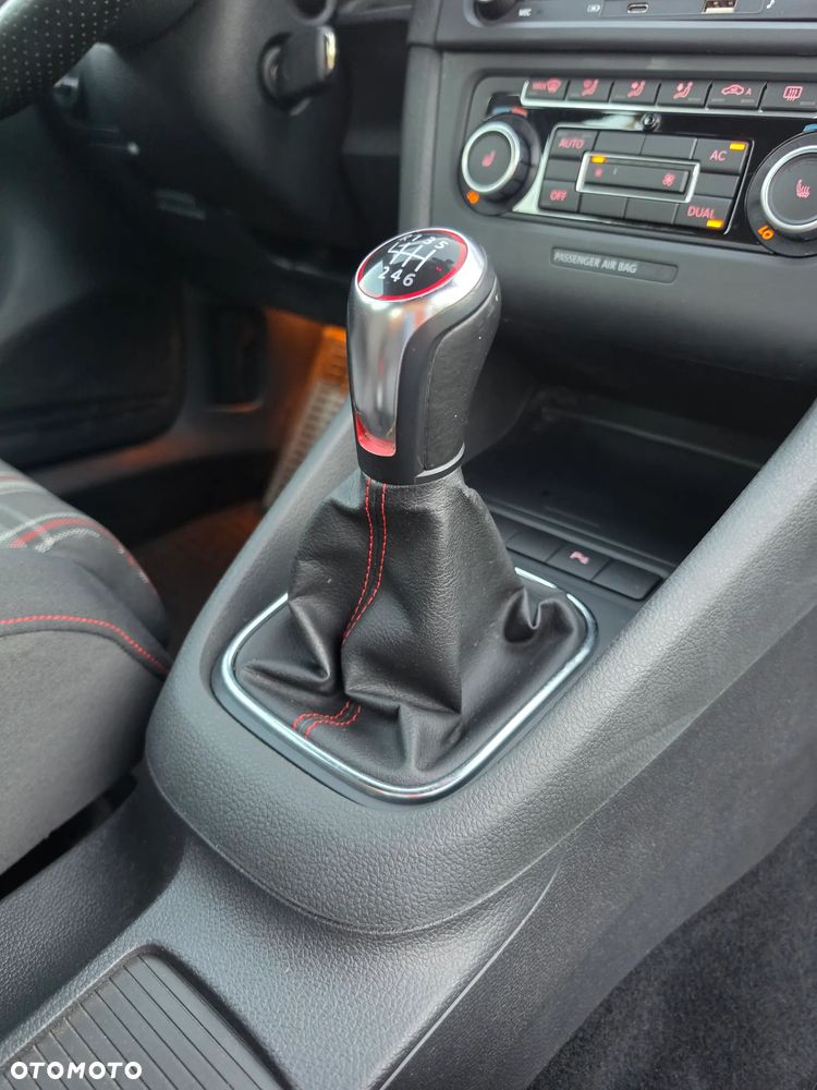 Volkswagen Golf 2.0 TSI GTI - 32