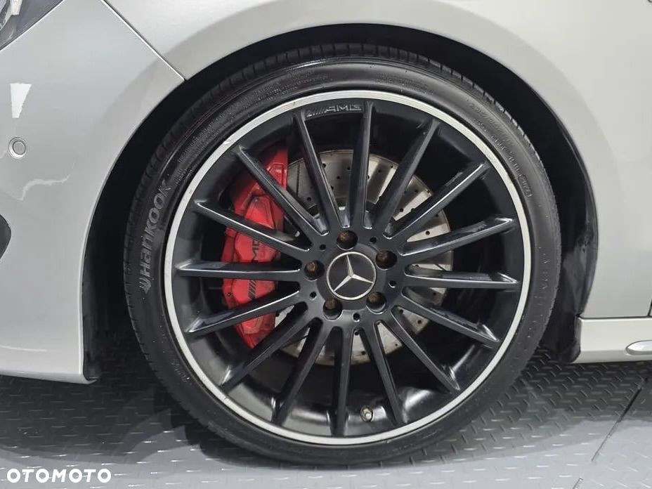 Mercedes-Benz CLA AMG 45 4Matic 7G-DCT - 4