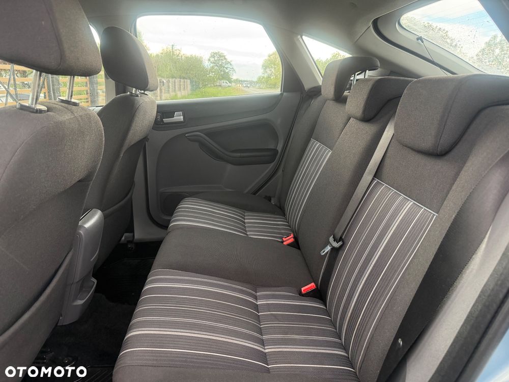 Ford Focus 2.0 16V Titanium - 21