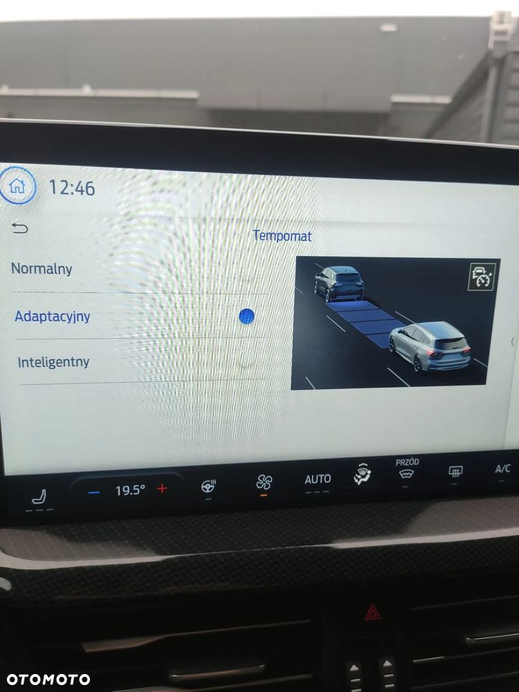 Ford Focus 1.0 EcoBoost Hybrid ST-LINE X - 27